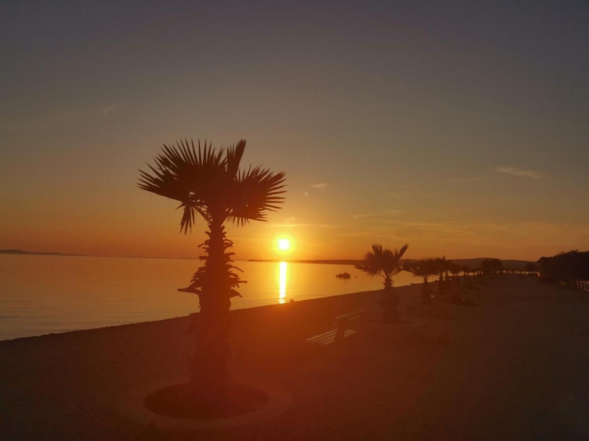 Apartmani Sarm Vir Exterior foto